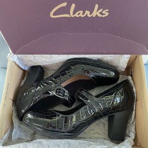 Clarks Patent Leather “Brynn Posey” Mary Jane shoes, Size 7 medium